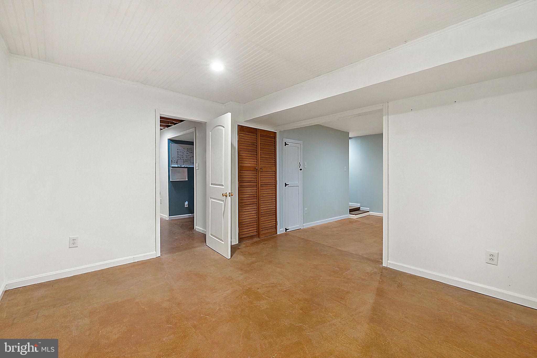 1372 FREEMAN DRIVE