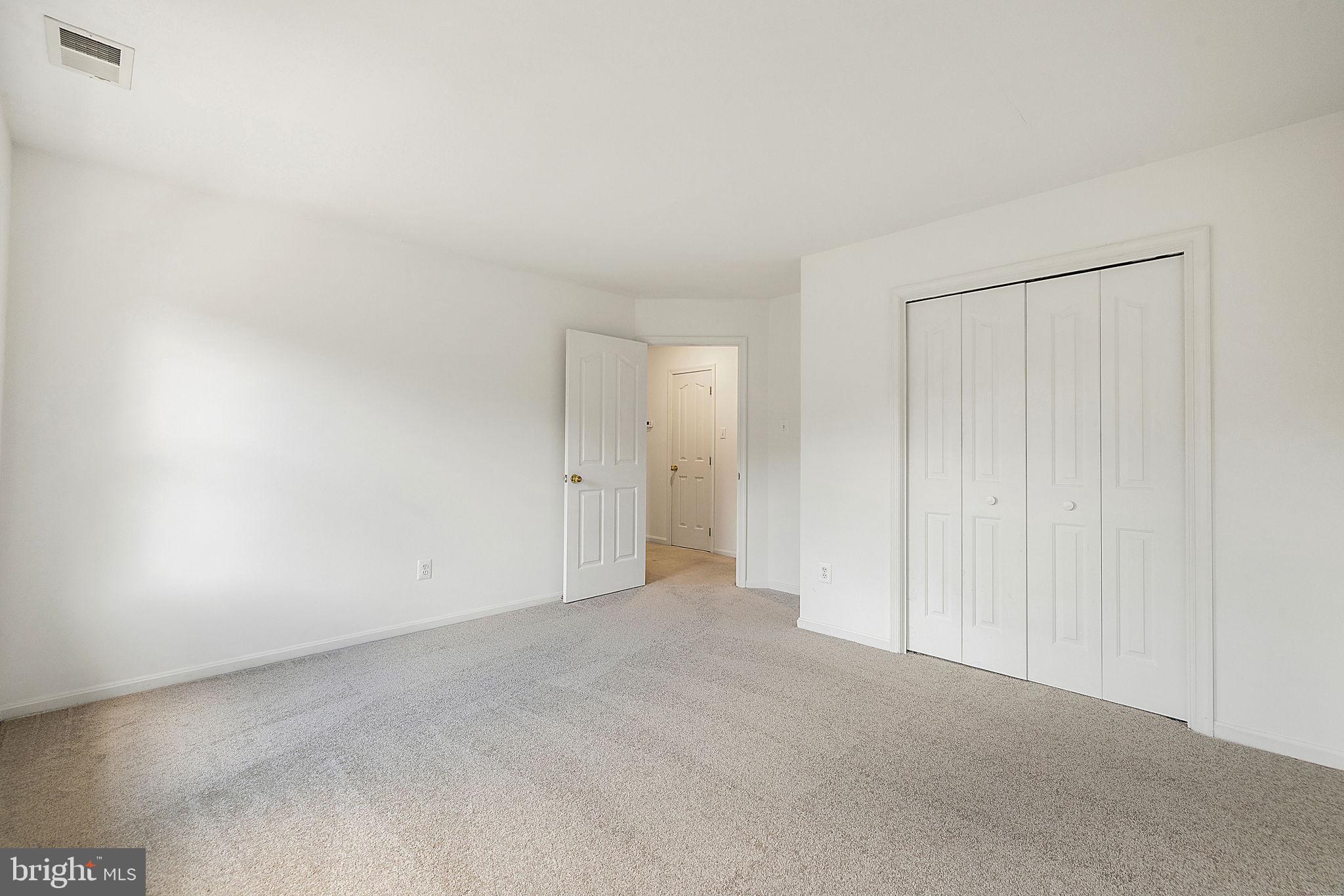 1372 FREEMAN DRIVE