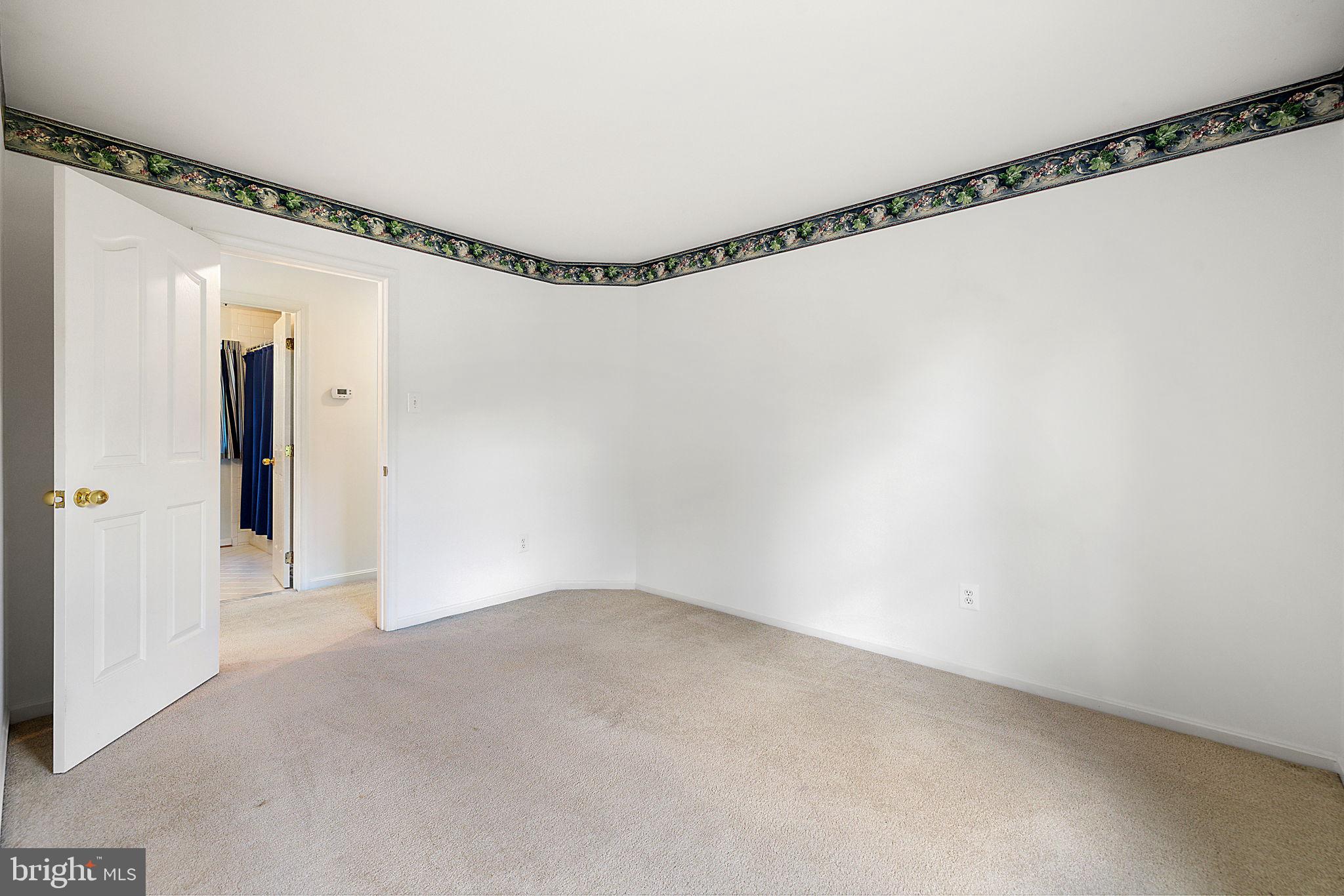 1372 FREEMAN DRIVE