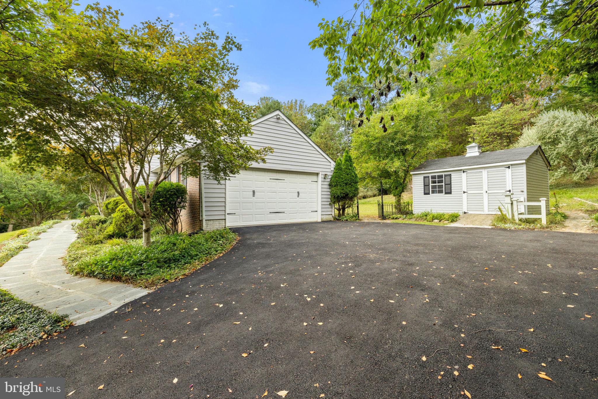 1372 FREEMAN DRIVE