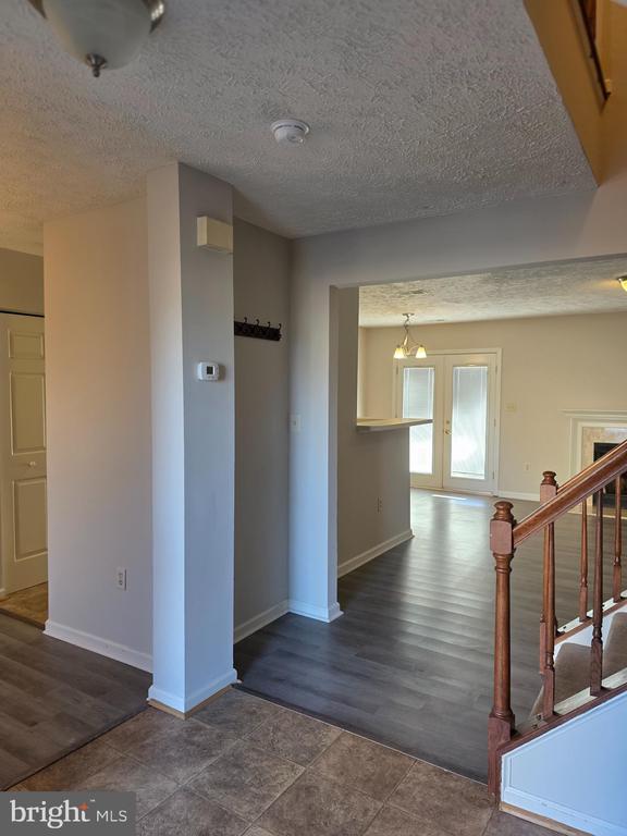 528 CROMWELL COURT