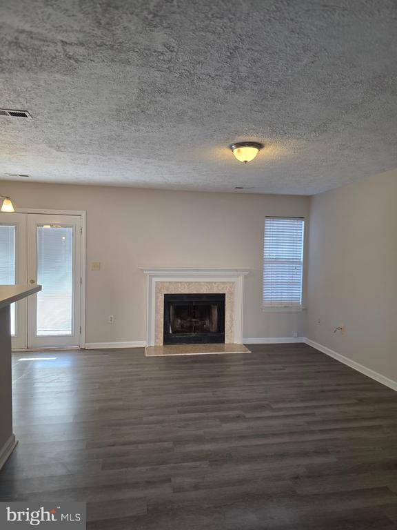 528 CROMWELL COURT