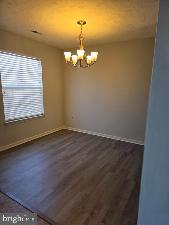 528 CROMWELL COURT