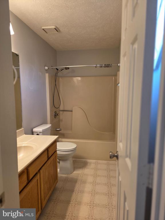 528 CROMWELL COURT