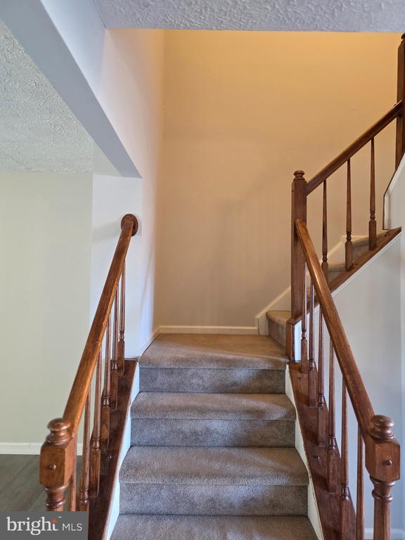 528 CROMWELL COURT
