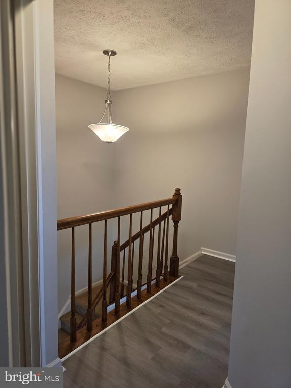 528 CROMWELL COURT