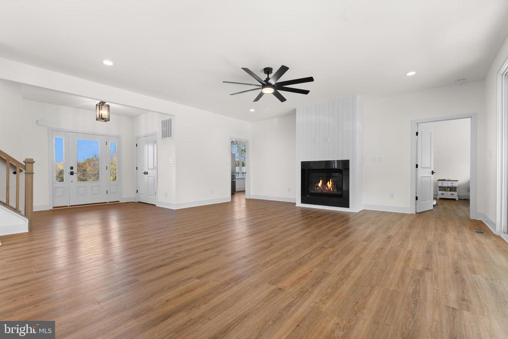 9140 VISTAVIEW LANE