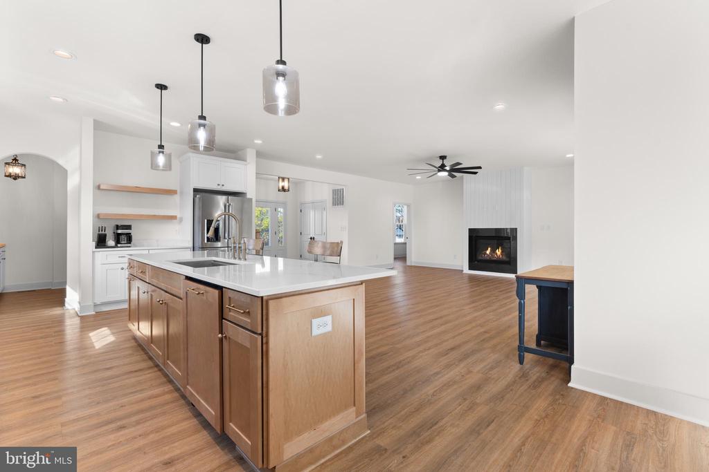 9140 VISTAVIEW LANE