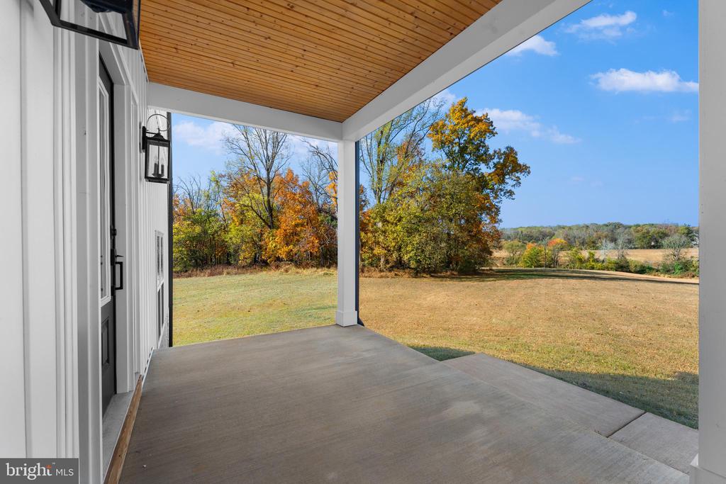 9140 VISTAVIEW LANE