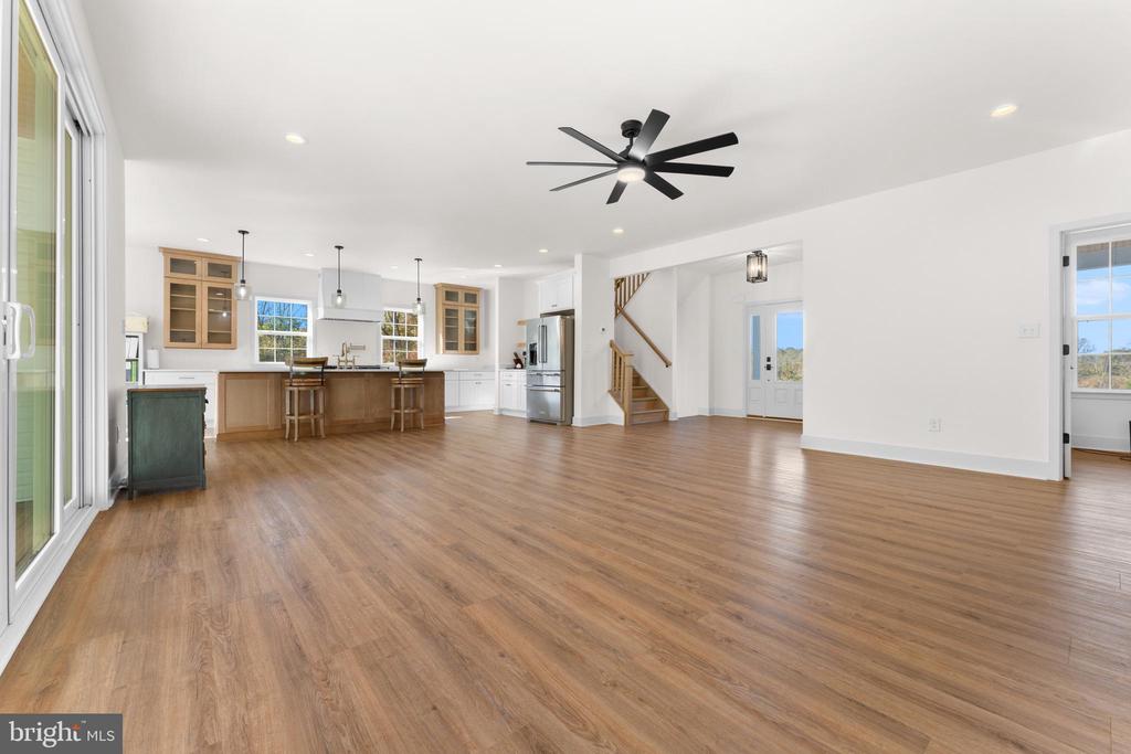 9140 VISTAVIEW LANE