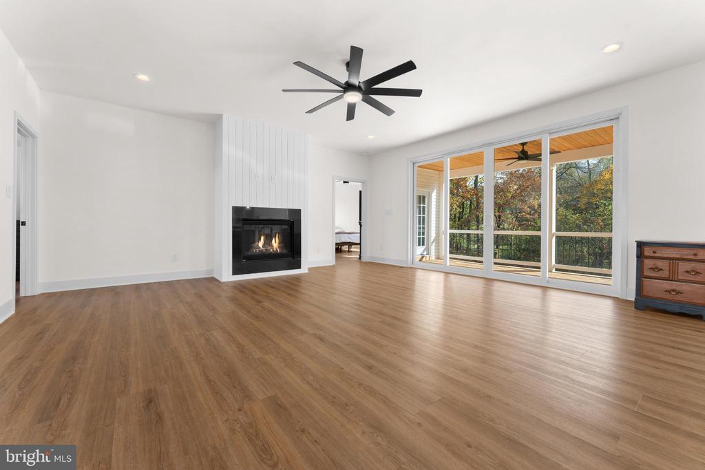 9140 VISTAVIEW LANE