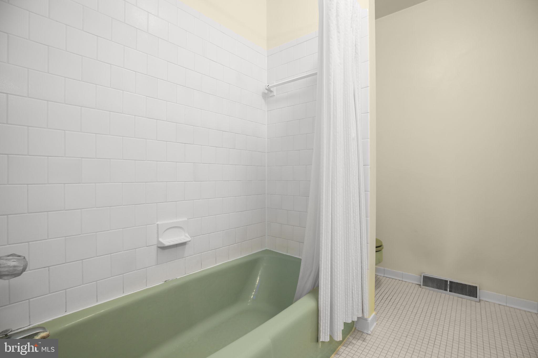 13880 RIDGELEA AVENUE