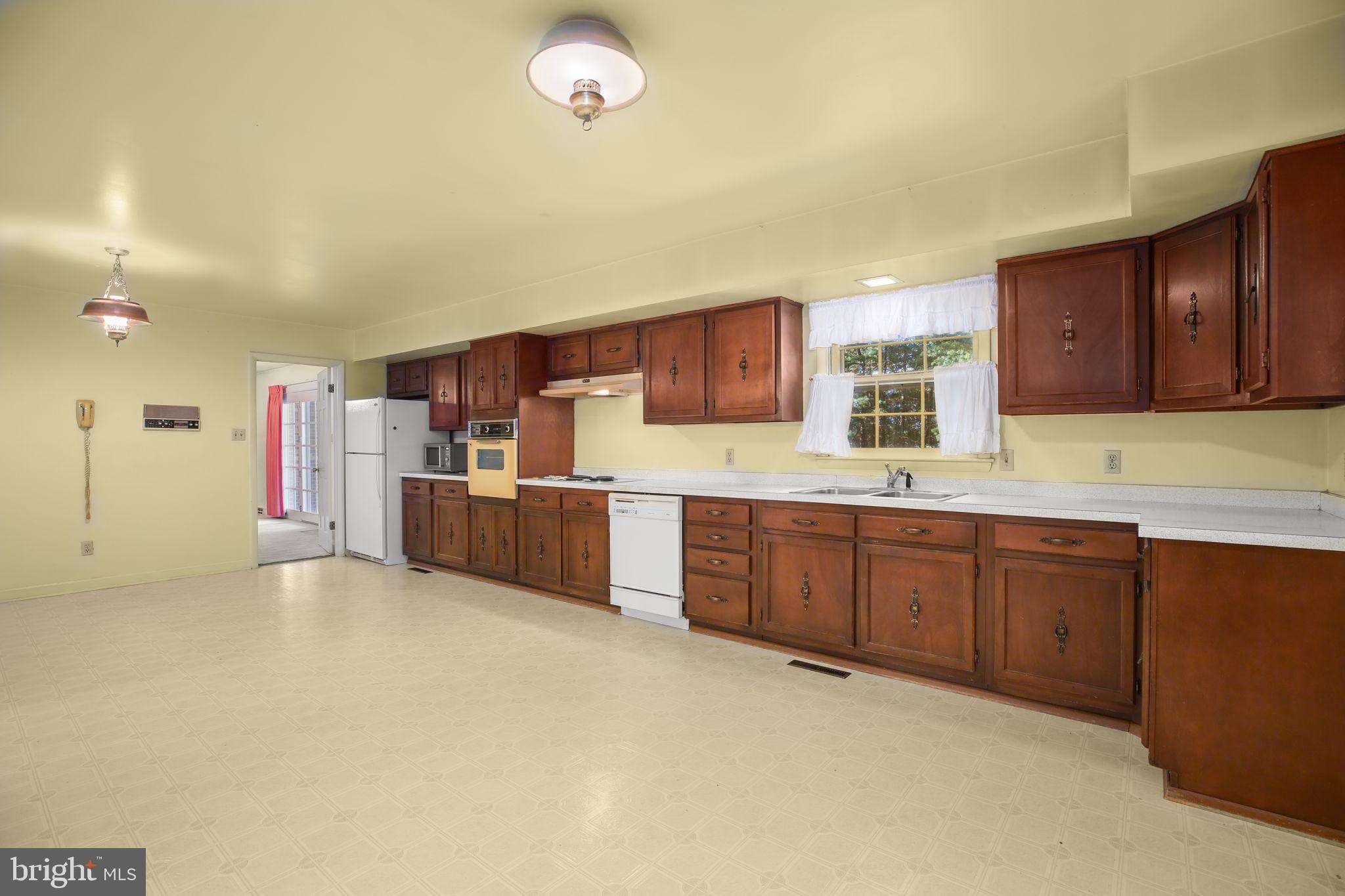 13880 RIDGELEA AVENUE