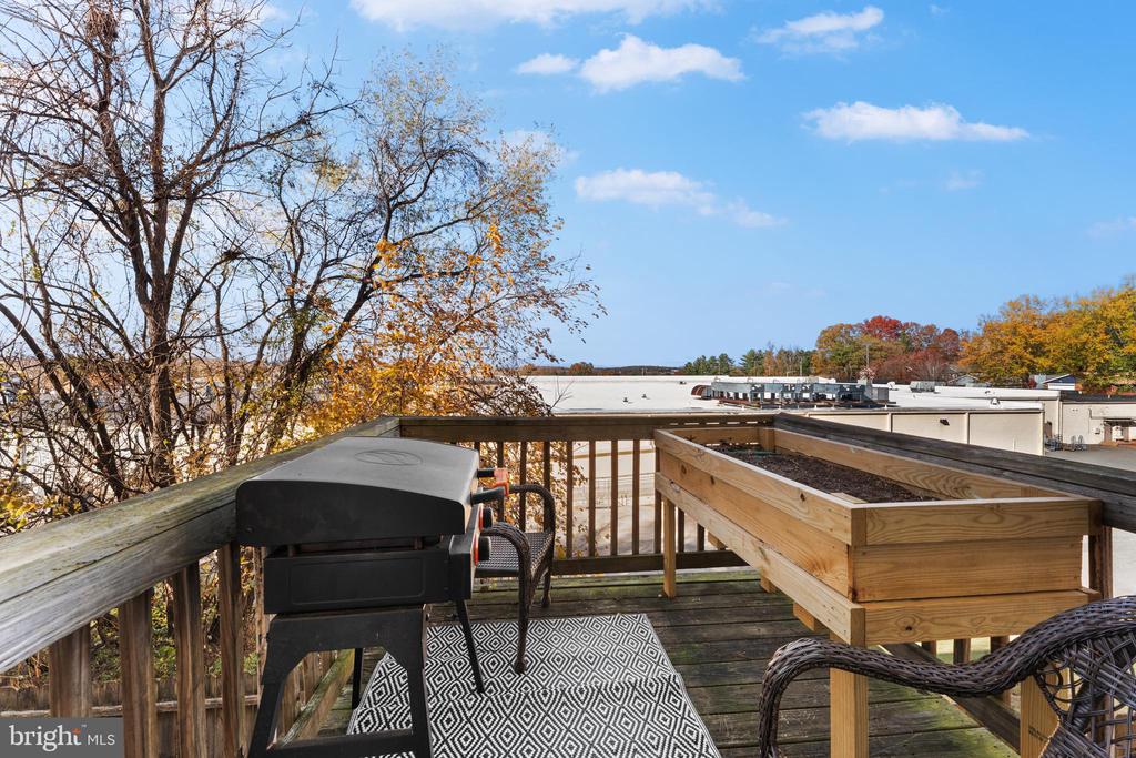 617 MEADOWBROOK