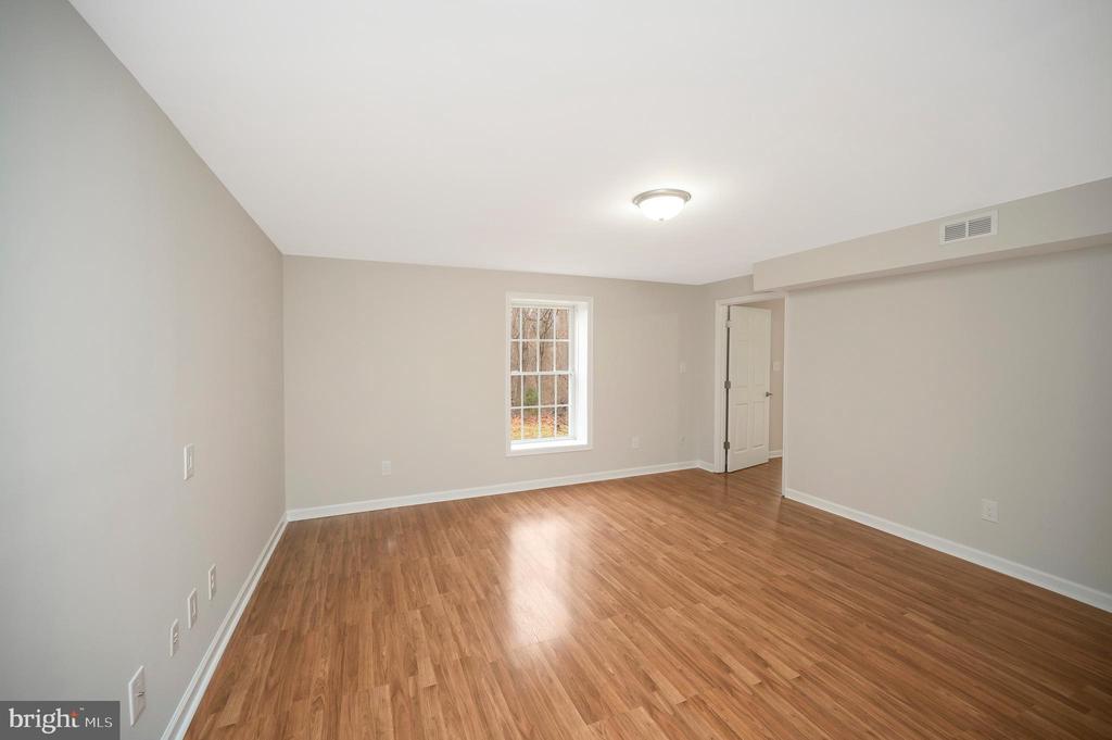 16008 BRUCES LANE