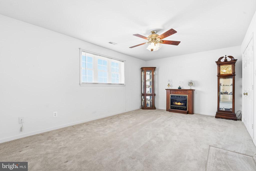 16355 POLLARD LANE