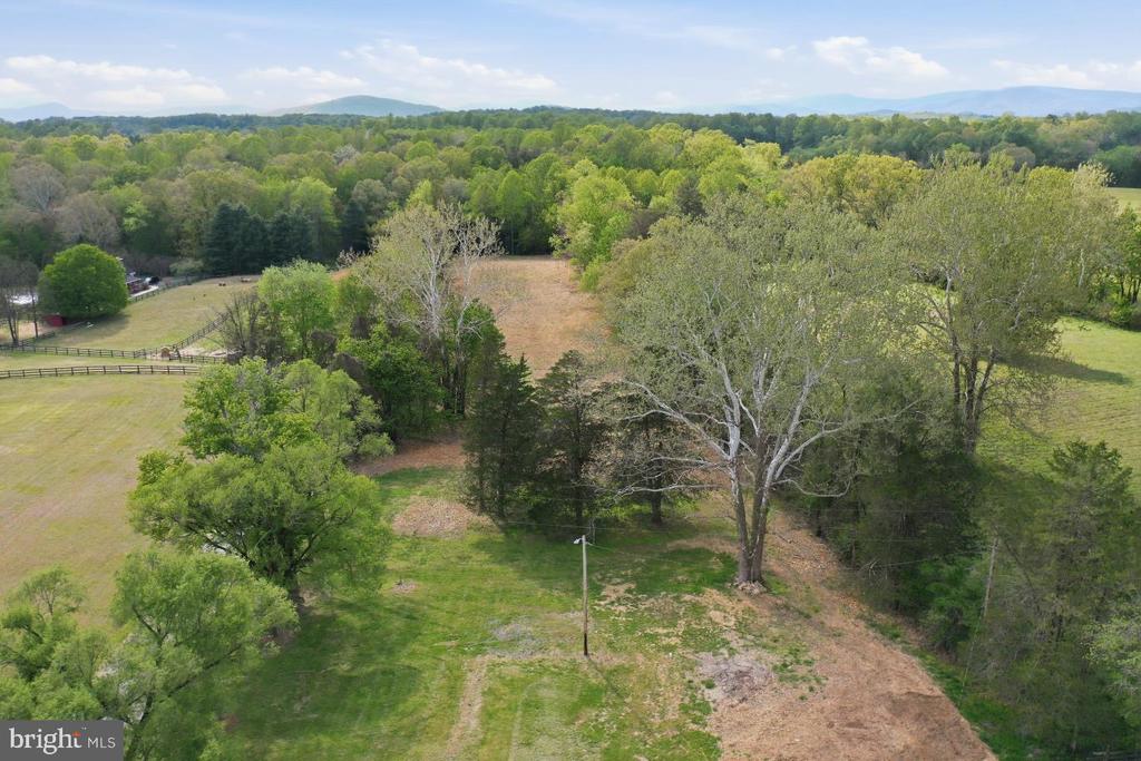 2502 tract 2 HOLLY SPRINGS DR.