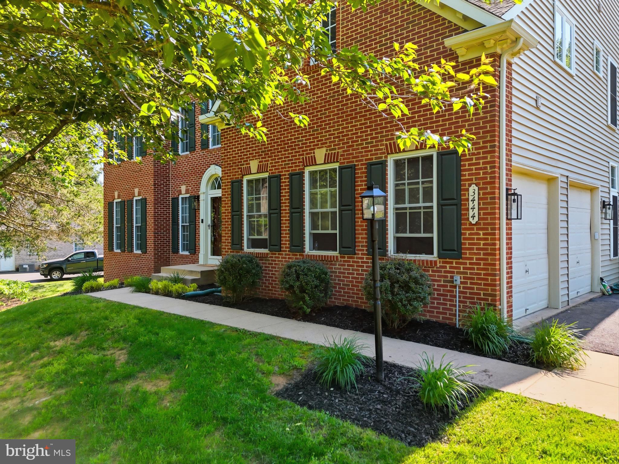 3444 STRATFORD DRIVE
