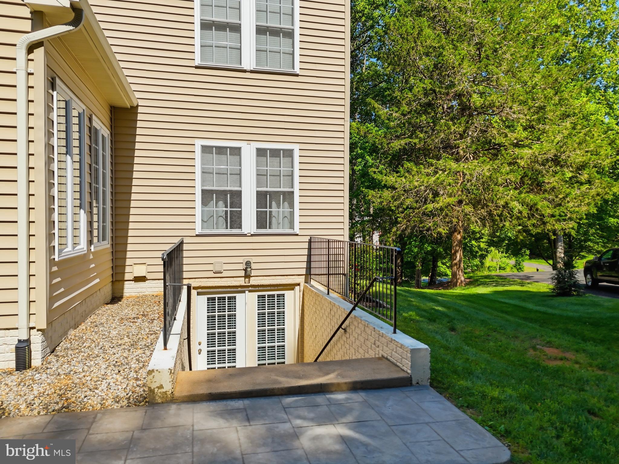 3444 STRATFORD DRIVE
