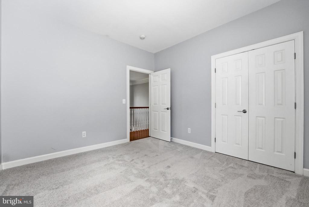 3444 STRATFORD DRIVE