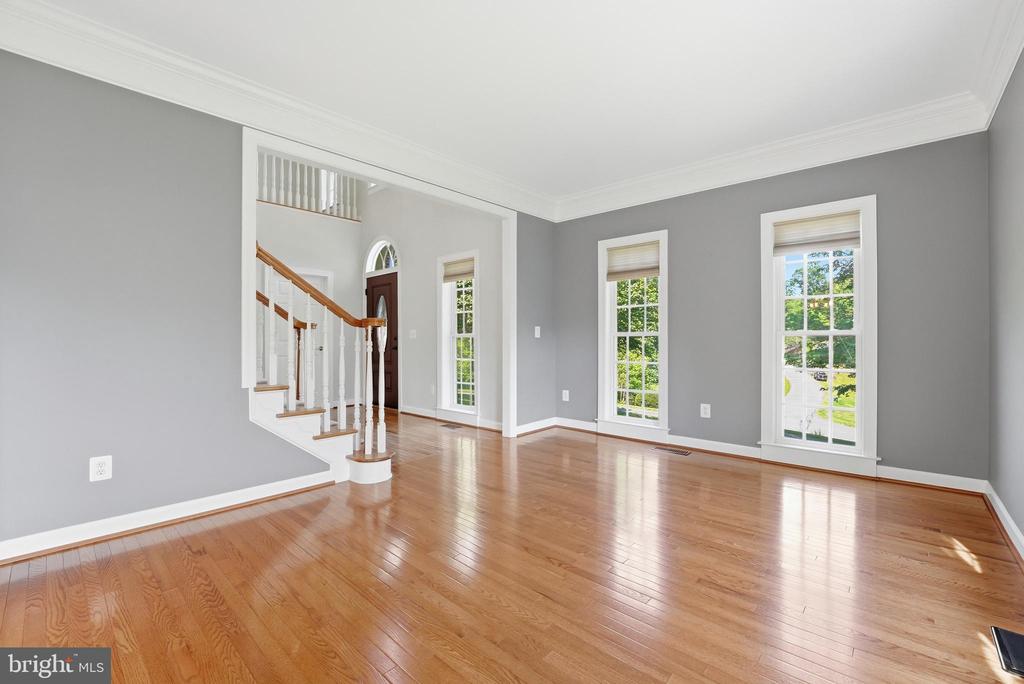 3444 STRATFORD DRIVE
