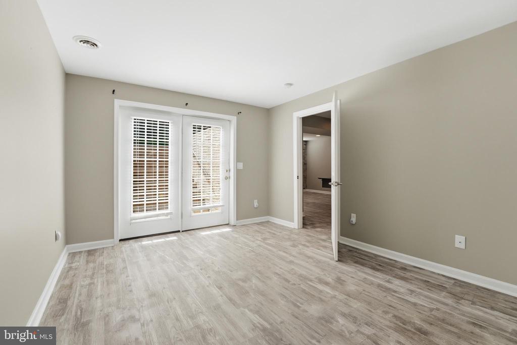 3444 STRATFORD DRIVE