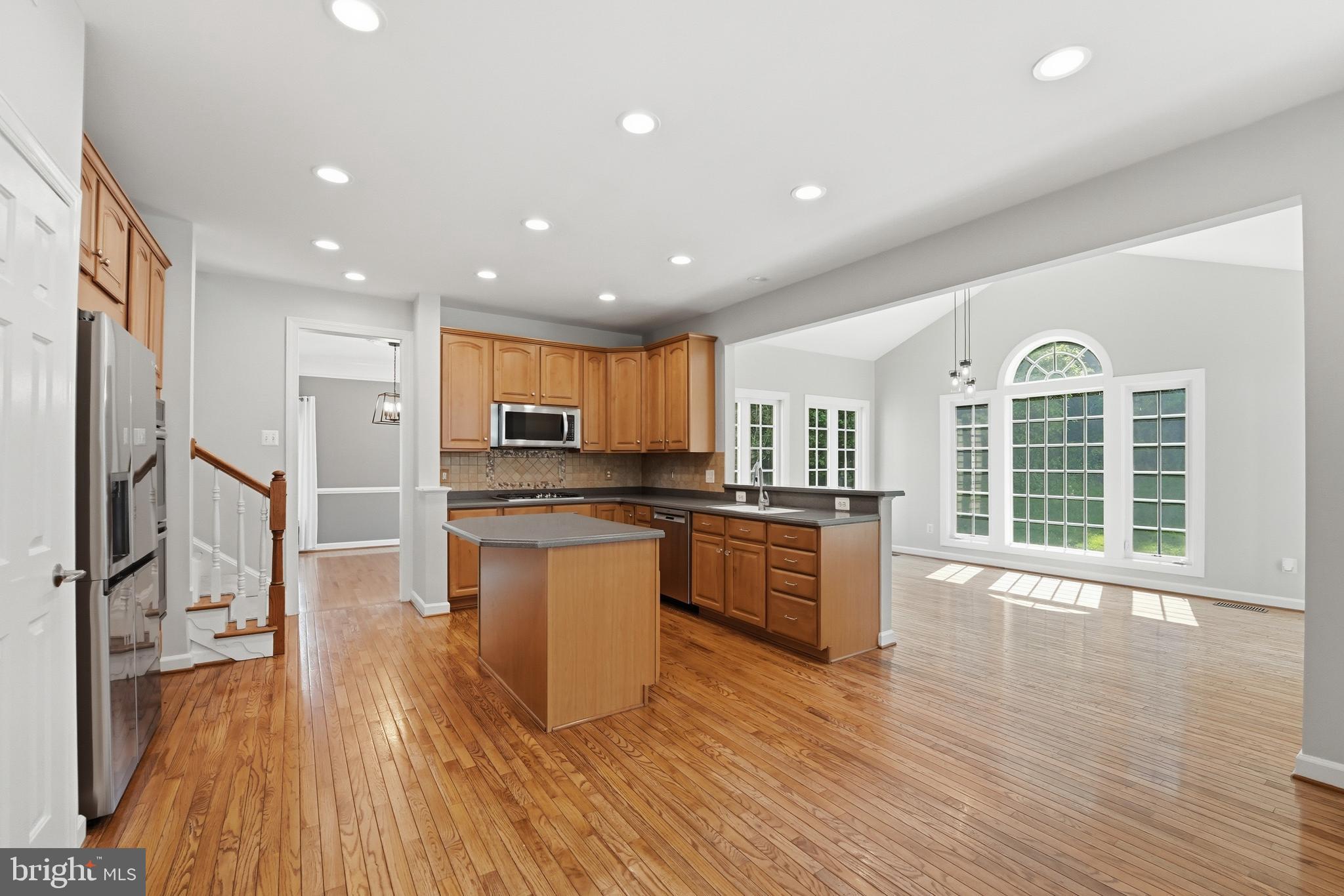 3444 STRATFORD DRIVE