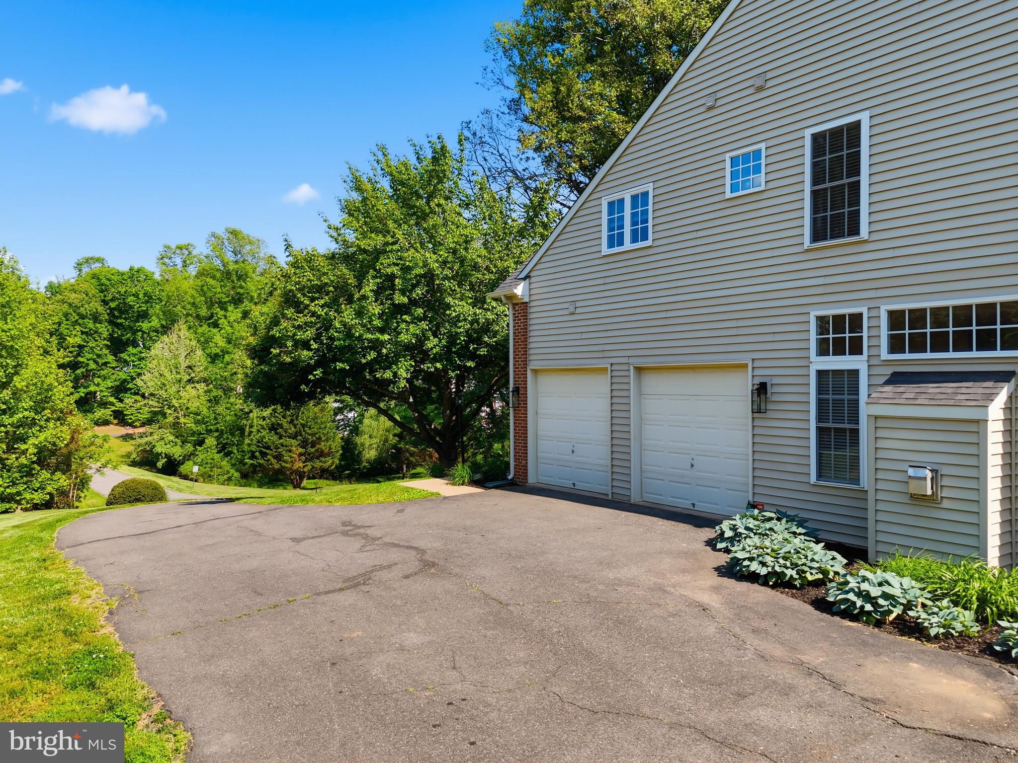 3444 STRATFORD DRIVE