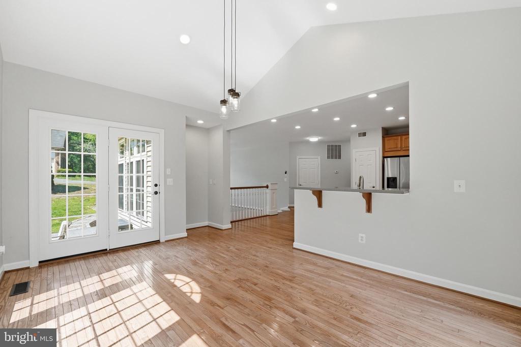 3444 STRATFORD DRIVE