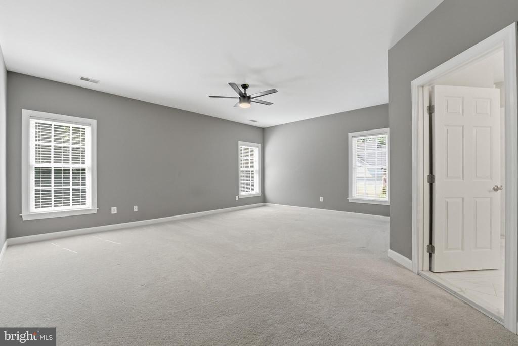 3444 STRATFORD DRIVE