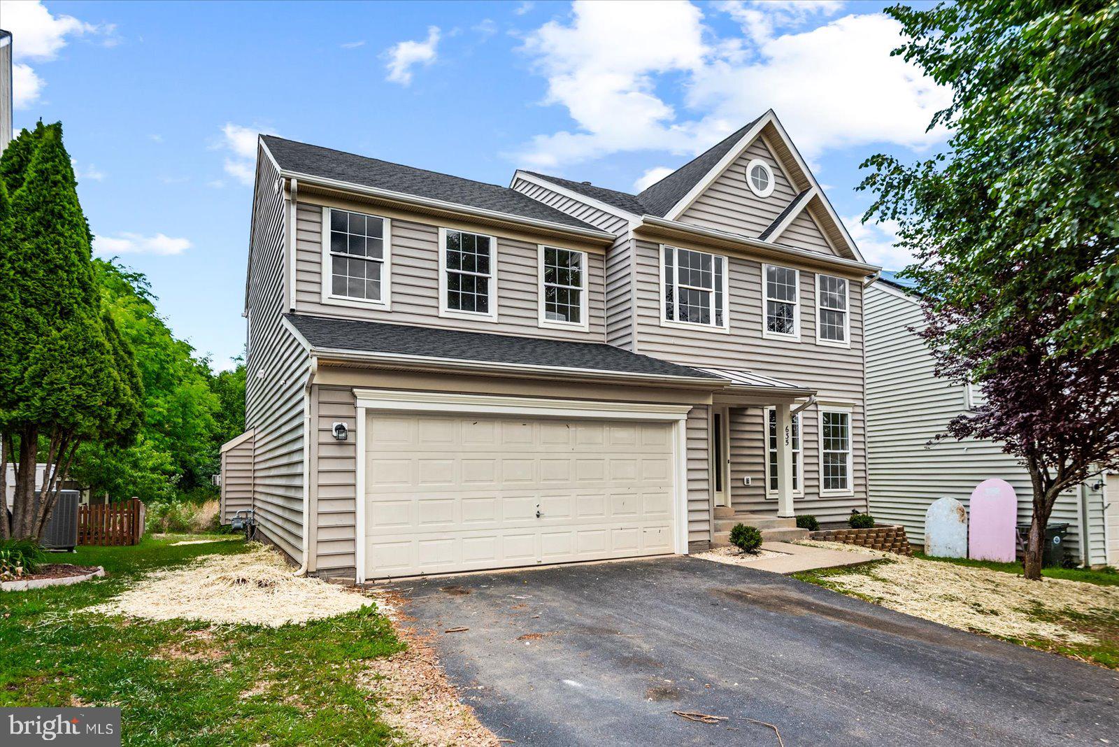 635 HOLLY CREST DRIVE