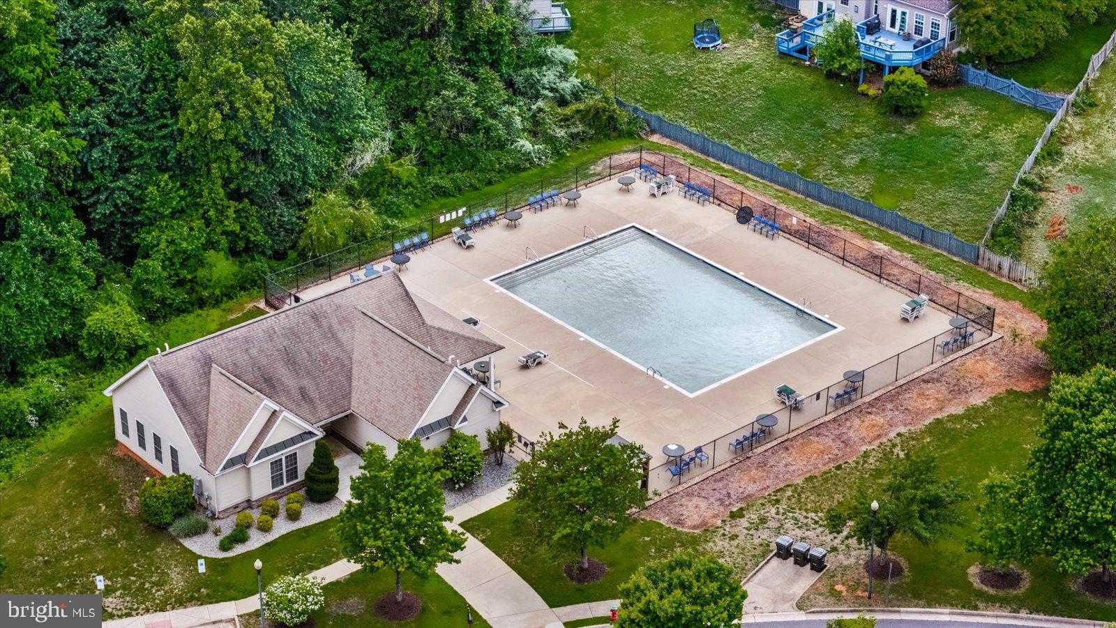 635 HOLLY CREST DRIVE