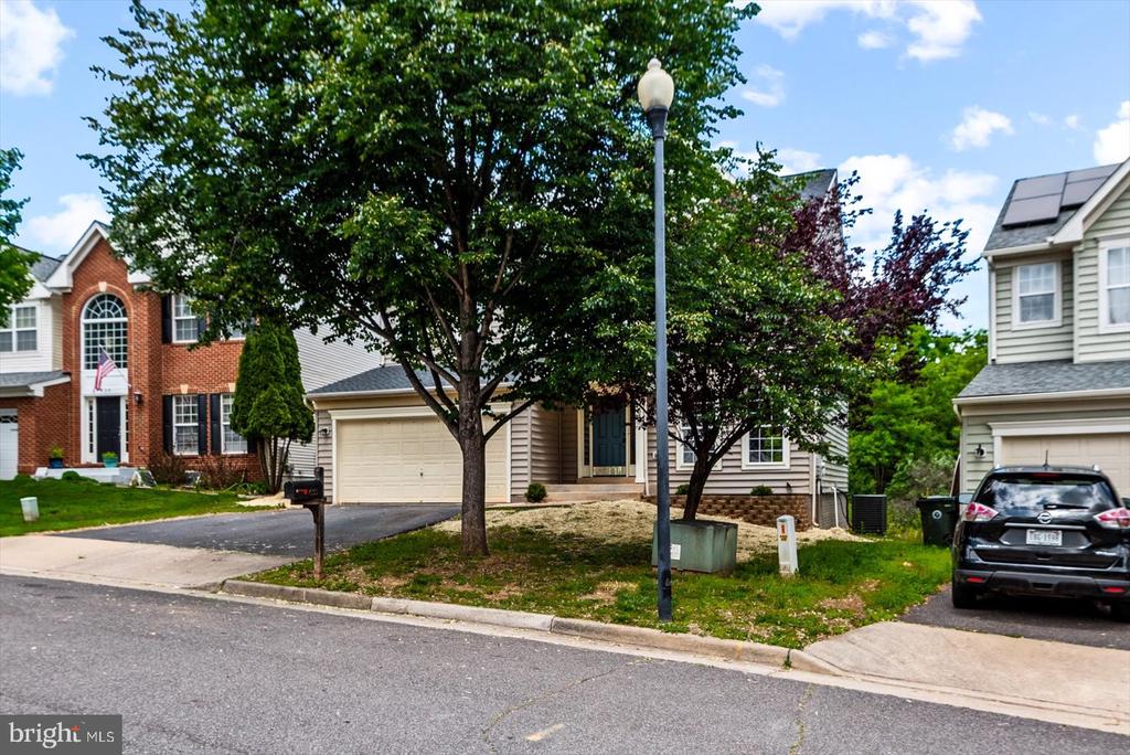 635 HOLLY CREST DRIVE