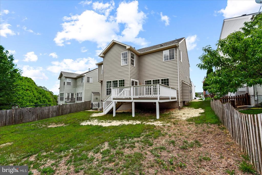 635 HOLLY CREST DRIVE