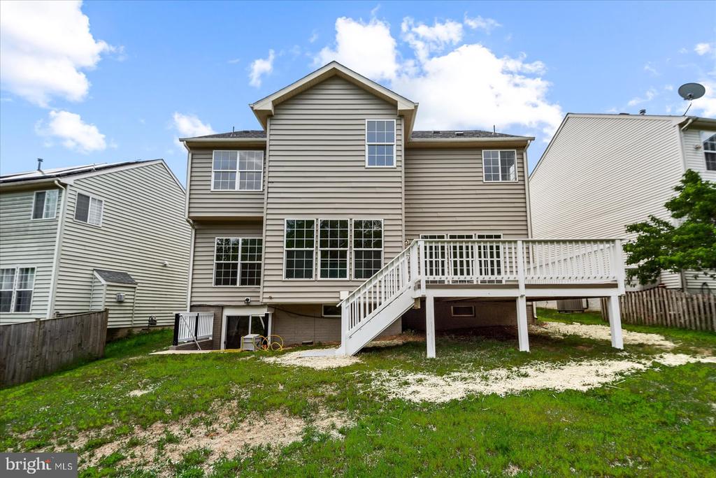 635 HOLLY CREST DRIVE