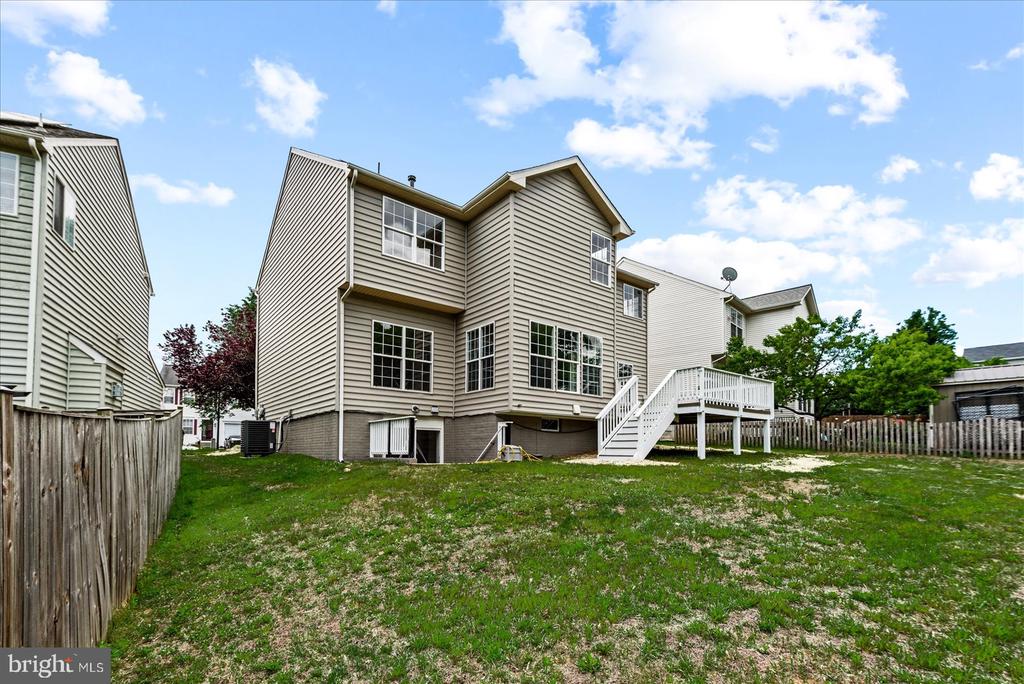 635 HOLLY CREST DRIVE
