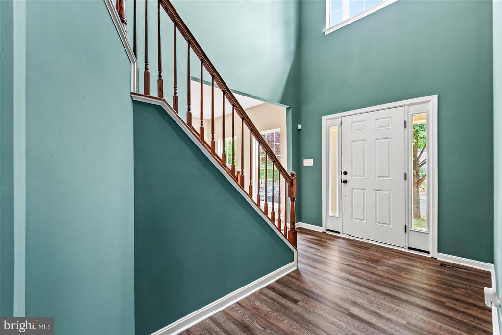 635 HOLLY CREST DRIVE