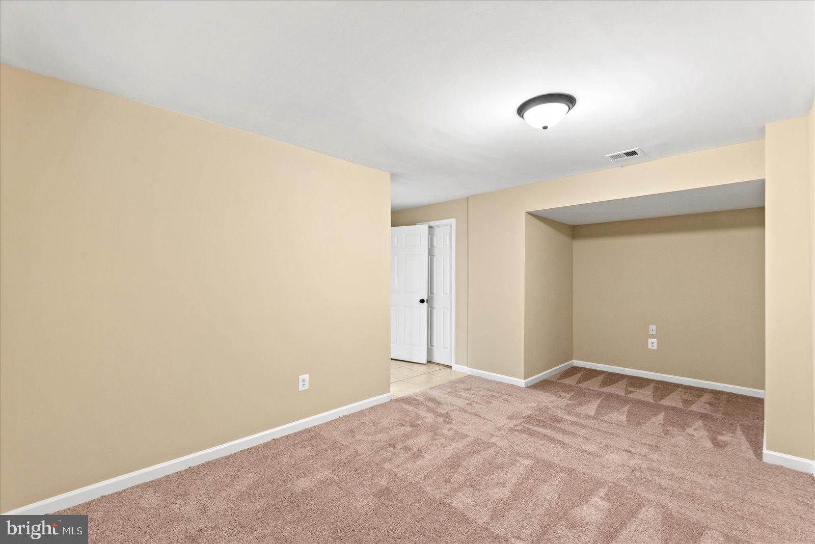 635 HOLLY CREST DRIVE
