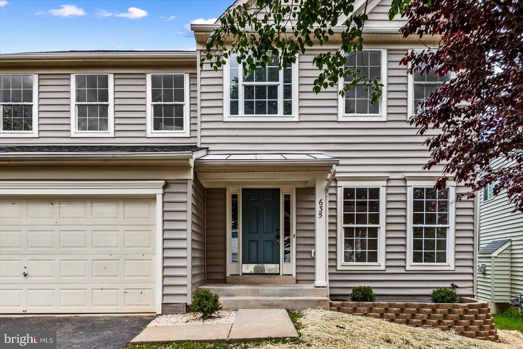 635 HOLLY CREST DRIVE