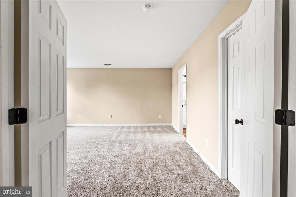 635 HOLLY CREST DRIVE