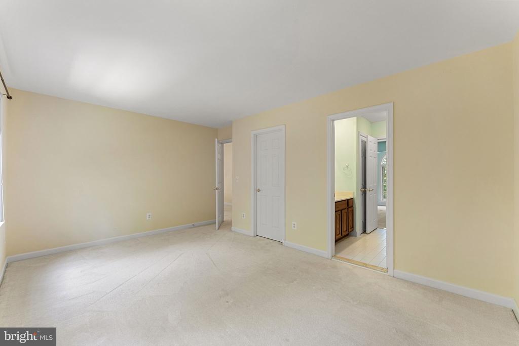 2415 BRIGHTON PLACE