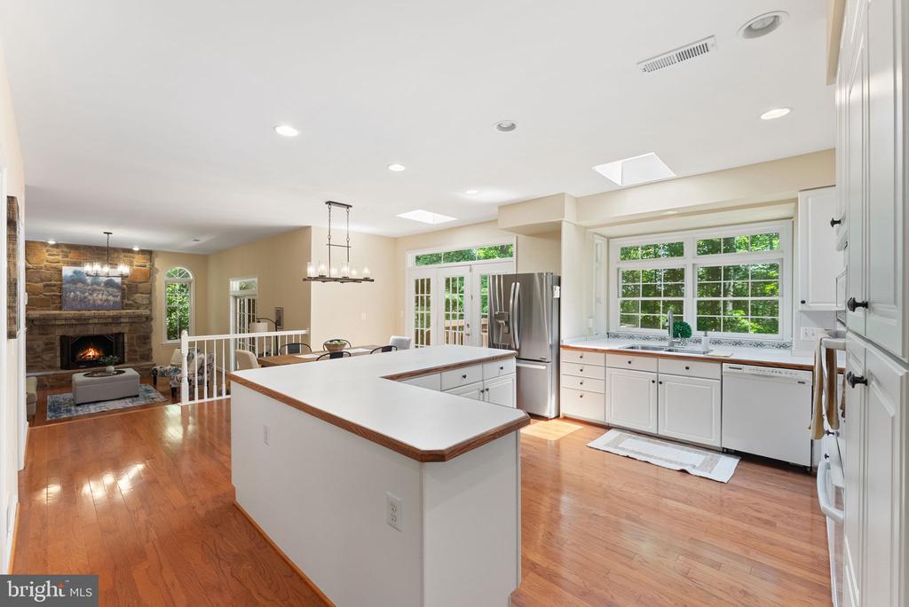 2415 BRIGHTON PLACE