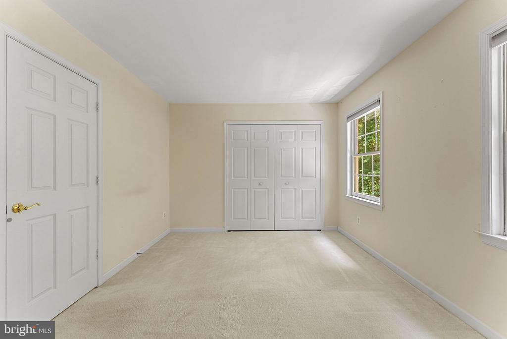 2415 BRIGHTON PLACE
