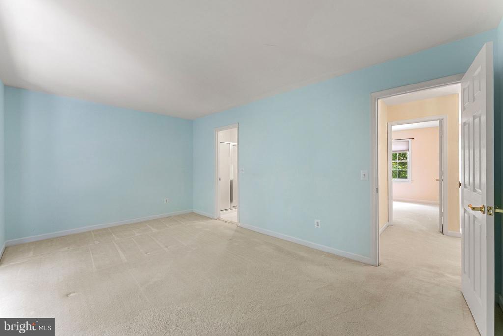 2415 BRIGHTON PLACE