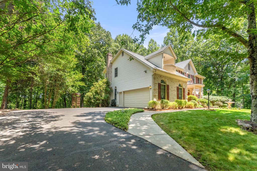 2415 BRIGHTON PLACE