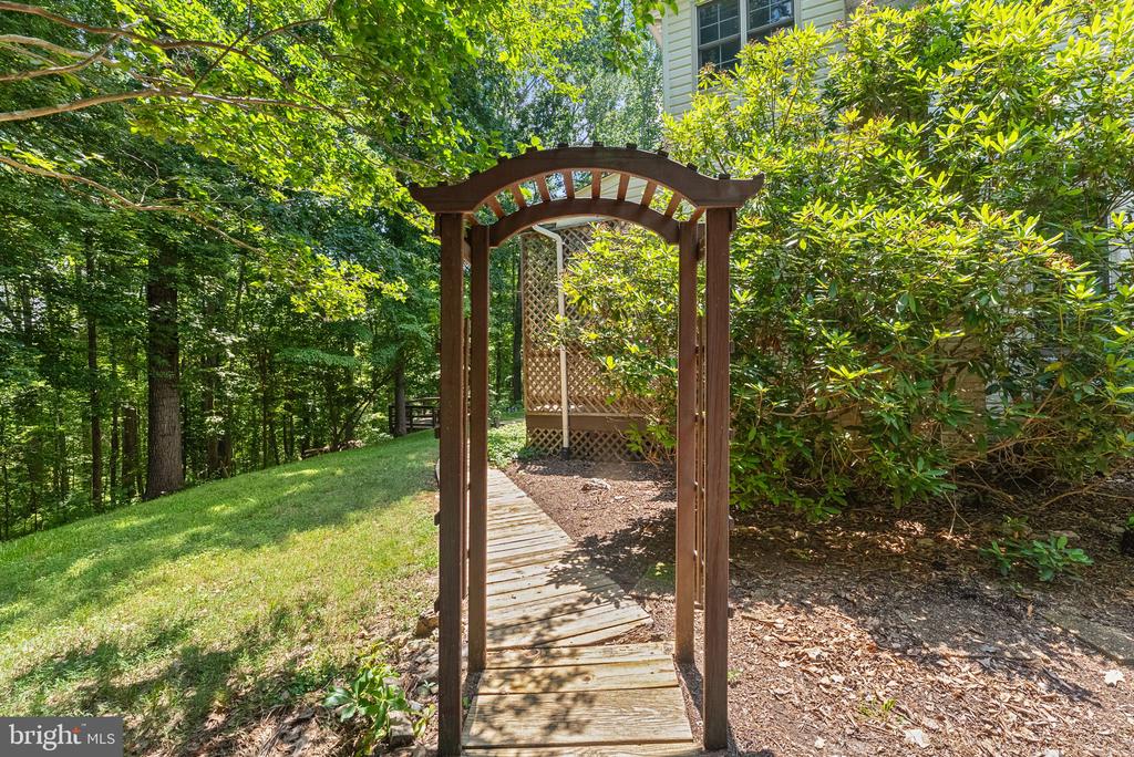 2415 BRIGHTON PLACE