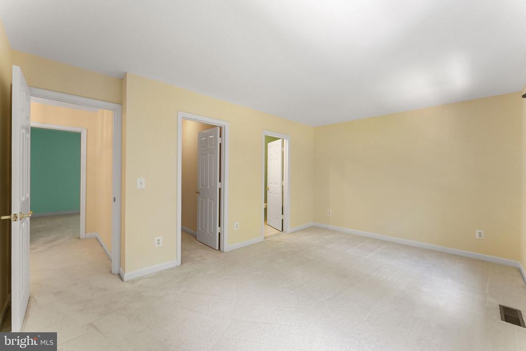 2415 BRIGHTON PLACE