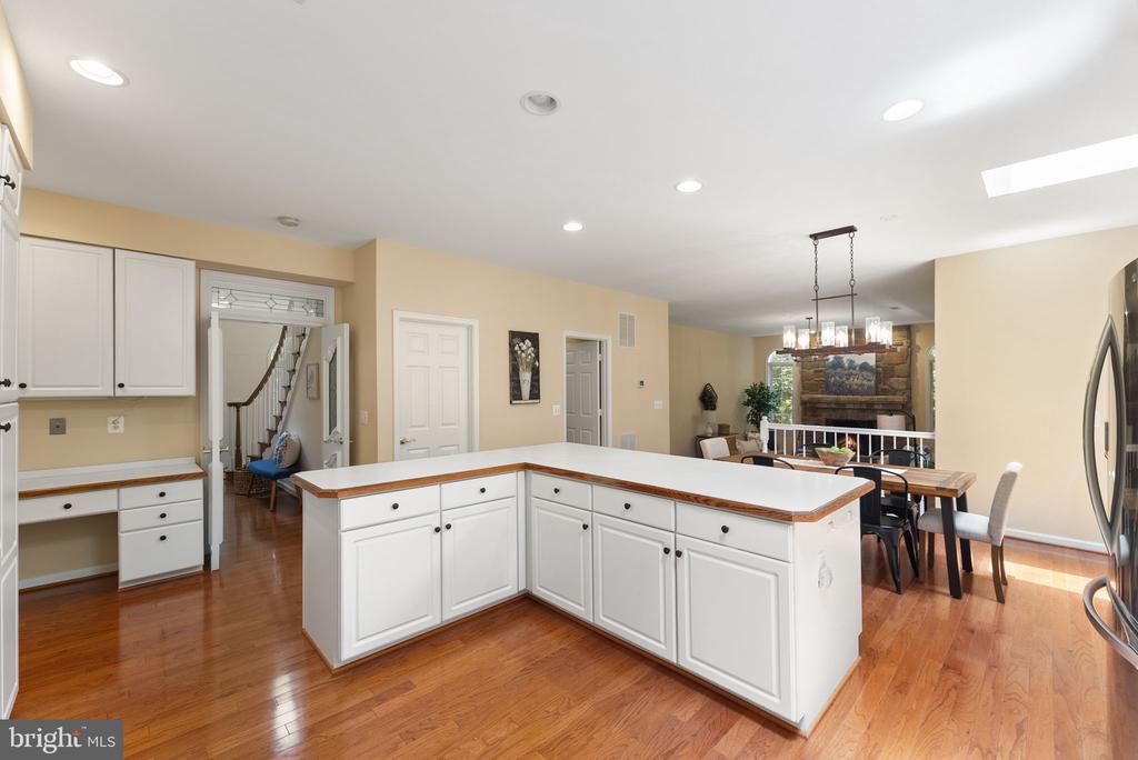 2415 BRIGHTON PLACE