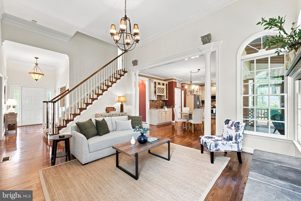 3562 SOUTHAMPTON DRIVE