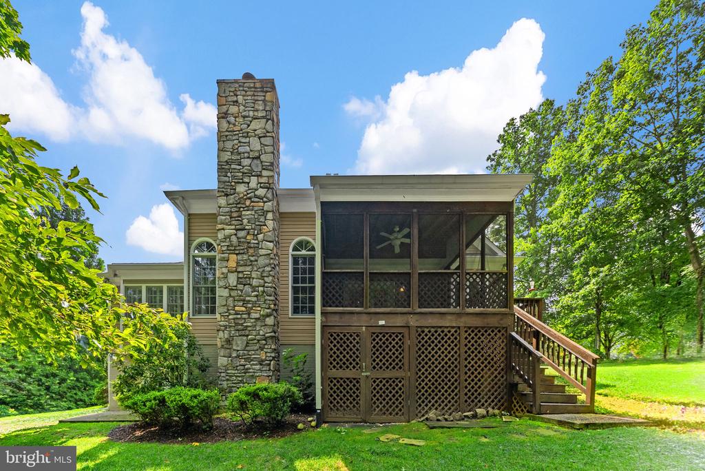 3562 SOUTHAMPTON DRIVE